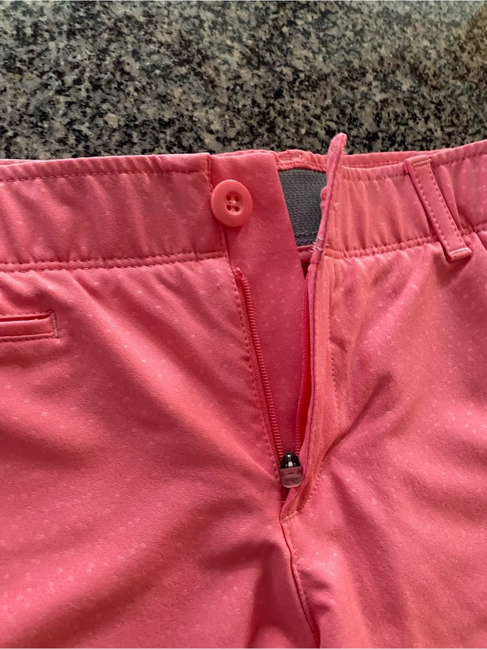 Under Armour NWOT Women’s Pink/Salmon Shorts Size 6 - Picture 5 of 10